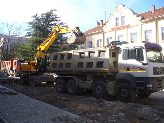 Ремонти по ВиК проект в момента текат и в Стара Загора.
Снимка: Ваньо Стоилов