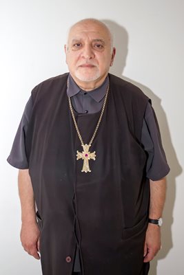 Отец Кусан има служба всяка неделя в арменската църква в София Снимка Пламен Кодров