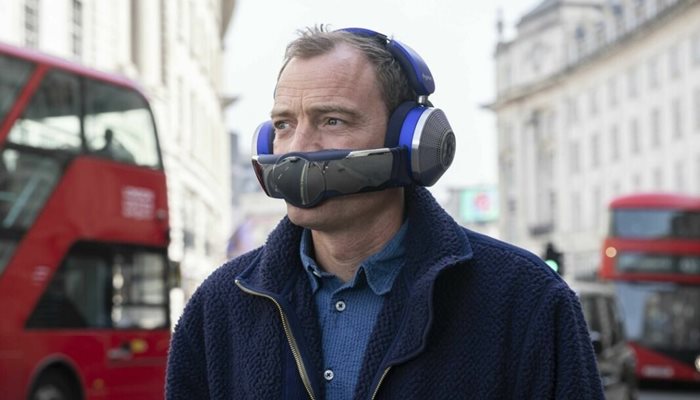 Слушалки с филтрираща маска е най-новата джаджа за предпазване на живеещи в големи градове.