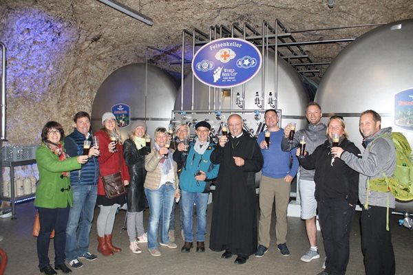 Пивоварната е вкопана в скалата под манастира преди почти 1000 г. В нея винаги има любители на вкусната бира.