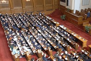 10 минути работи парламентът днес, заради отхвърлен дневен ред