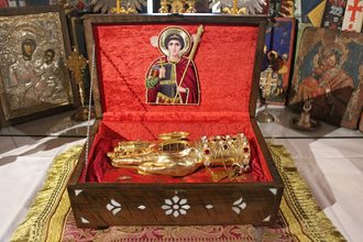 Мощи на Свети Георги, донесени от Гърция за празника на пловдивската митрополитска църква “Св. Марина” през 2016 г.

