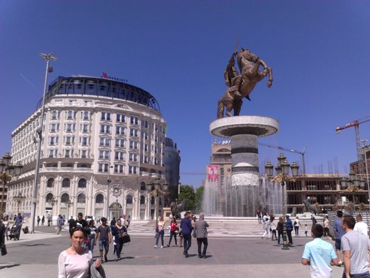Опитът на Скопие да наложи таван на цената на хляба доведе до дефицит.

СНИМКА: “24 ЧАСА”