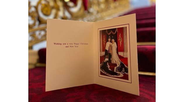 Крал Чарлз III избра снимка от коронацията си за коледната картичка Снимка: Twitter/@RoyalFamily