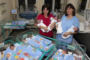 Пет двойки близнаци за ден в Първа АГ в София