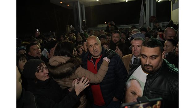 Борисов излиза от ареста
Снимки: Йордан Симеонов