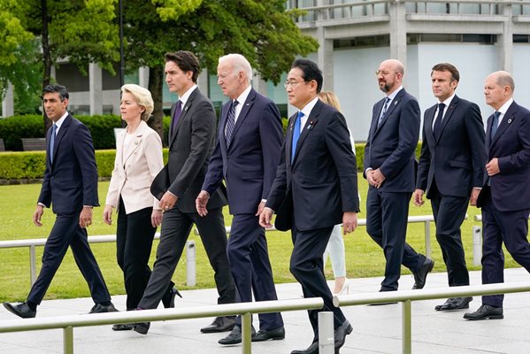 Лидерите от Г-7 се ангажираха да работят за ядрено разоръжаване
Снимка: Ройтерс
