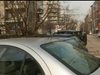 КАТ започва масови хайки за нарушители на правилата за паркиране в София. Ще се следи особено стриктно за паркиране по тротоари, на спирки на градския транспорт, на пешеходни пътеки, съобщи Нова телевизия.
Напоследък пътните полицаи отчитат бум на наглото паркиране, както и на сигналите от граждани за неправилно спрели автомобили.