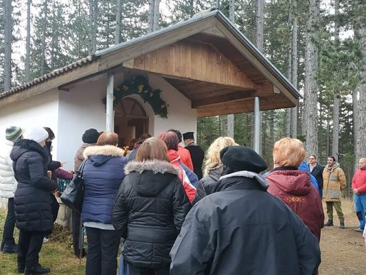 Параклисът "Св. Николай" в с. Момчиловци. СНИМКА: Фейсбук Сийка Суркова