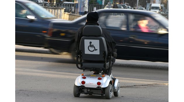 Хората с увреждания ще получават нов вид помощ от 1 януари.