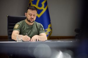 Украинската армия си е върнала близо 2500 квадратни километра, обяви Зеленски