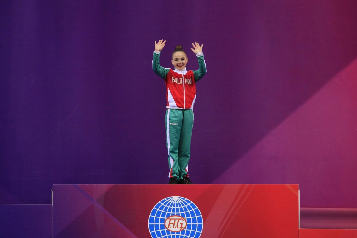 Стилияна Николова първа в многобоя на световната купа по художествена гимнастика
