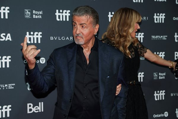 Актьорът Силвестър Сталоун и съпругата му Дженифър Флавин присъстват на световната премиера на документалния филм "Sly" на Международния филмов фестивал в Торонто. СНИМКА: РОЙТЕРС