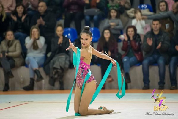 На Летните олимпийски игри в Рио де Жанейро Невяна е единствената представителка на България в индивидуалната надпревара в художествената гимнастика.
СНИМКА: АННА НЕДКОВА, БФХГ