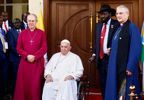 Папа Франциск пристигна на посещение в Южен Судан