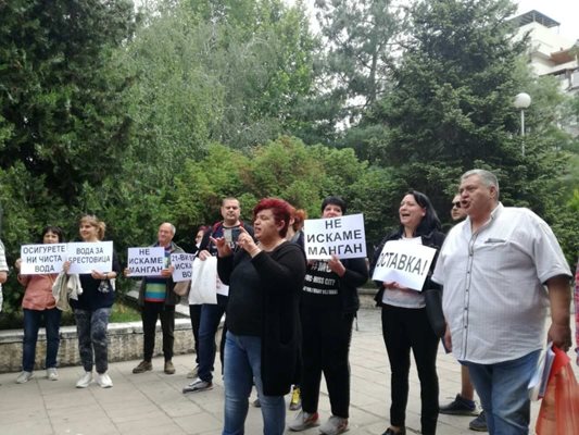 Жители на Брестовица се заканиха пред областната управа да блокират Пловдив.