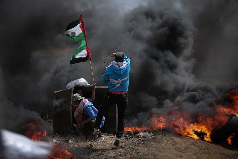 Израелските сили убили палестинец в размирен град на окупирания Западен бряг