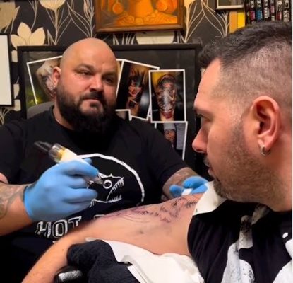 (ВИДЕО) Вижте как Борис Солтарийски припада, докато се татуира