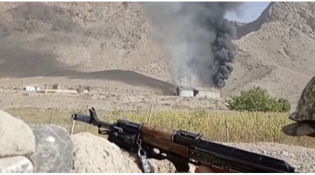 Кадър от видео на киргизката гранична служба, показващо стрелбата по границата с Таджикистан.

СНИМКИ: РОЙТЕРС