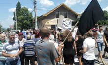 Протестиращи срещу кмета на Септември
 блокираха пътя за Велинград