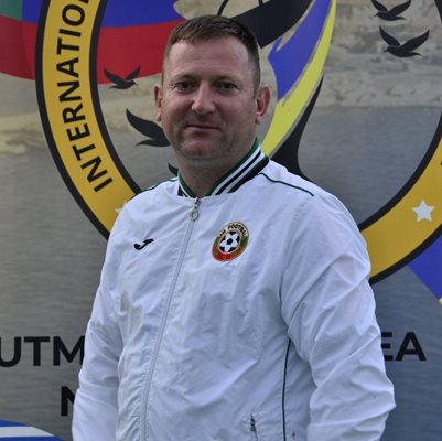 Треньорът Йордан Тушев.