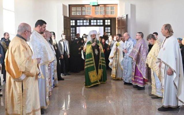 Негово Светейшество българският патриарх и Софийски митрополит Даниил отслужи света литургия в храм „Свети Дух“ в Монтана.