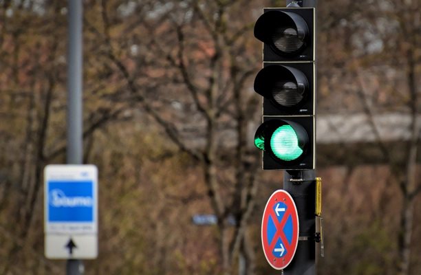 Мигащата зелена светлина на светофара може да бъде запазена, ако бъде променена наредба на МРРБ.

СНИМКА: “24 ЧАСА”