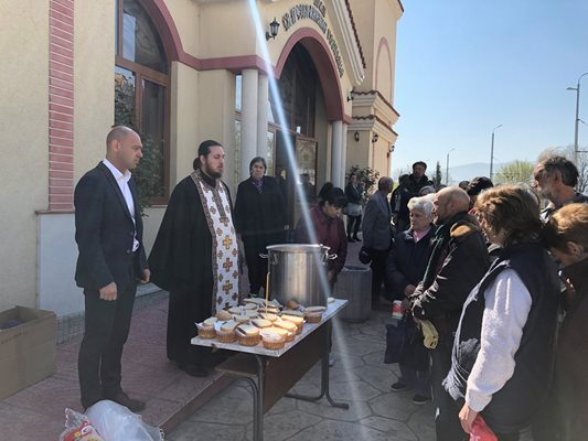 Кметът на "Тракия" Костадин Димитров поздрави миряните за Благовещение.