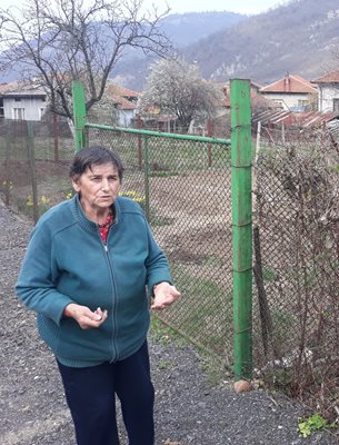 Майката на треньора - леля Керанка, живее в село Гложене / Снимка: Авторът