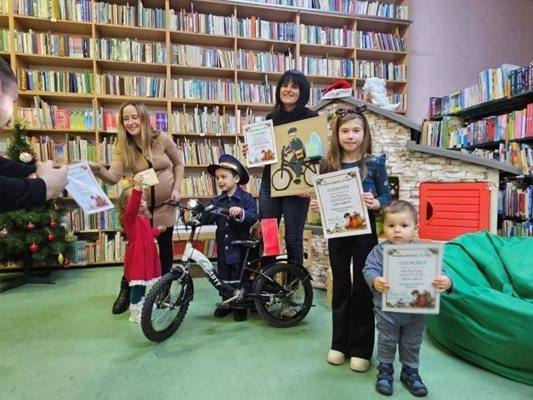 В Монтана наградиха победителите в конкурса за най-красиво писмо до Дядо Коледа