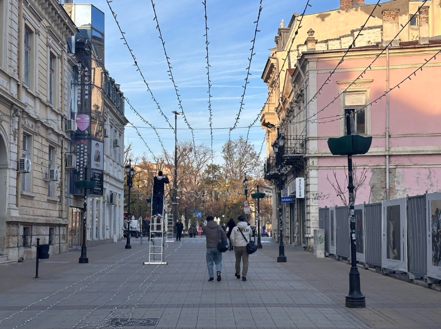 Коледното градче е акцентът в празничната украса на Русе през тази година