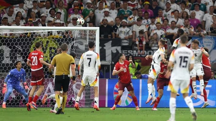 Фюлкруг бележи изравнителния гол срещу Швейцария
Снимка: uefa.com