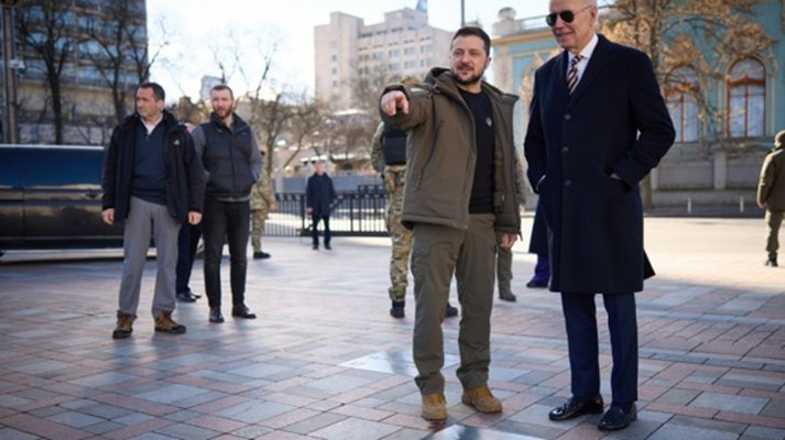 Байдън със звезда на "Алеята на смелостта" в Киев