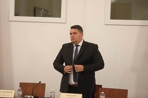 Стою Стоев: Ако хора от ПП-ДБ, ГЕРБ и ДПС оглавят КПКОНПИ, правителството ще падне