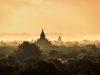 Осъдиха туристка на 7 месеца затвор, не събула обувките си в храм в Мианмар
