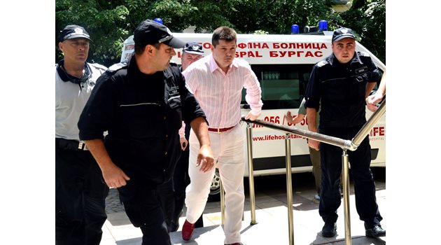 В края на май 2013-а Пламен Дишков влиза в апелативния съд в Бургас. 