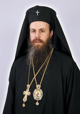 Неврокопският митрополит Серафим.