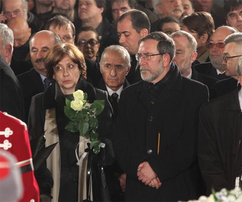Ренета Инджова, която беше назначена за служебен премиер от президента Желев, и Филип Димитров, лидер на СДС и министър-председател през 1991-1992 г.