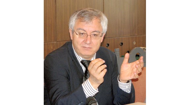 Изпълнителният директор на "Арсенал" АД в Казанлък инж. Николай Ибушев