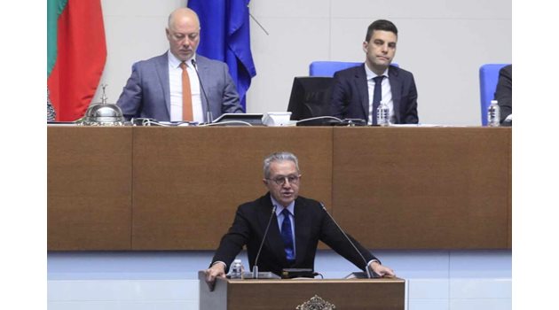 Йордан Цонев изчете встъпителната декларация на ДПС за новата сесия на Народното събрание.