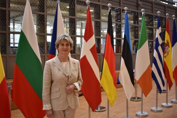 Служебният министър Весела Лечева в Брюксел
Снимка: Министерството на младежта и спорта