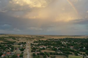 Село на 46 км от Пловдив въстава срещу кариера, сочат име на ексдепутат (снимки)