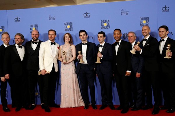 Екипът на мюзикъла La La Land си тръгна със 7 златни глобуса в най-важните категории.