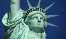 Статуята на Свободата също е пренасяна на части, няма брожения в САЩ