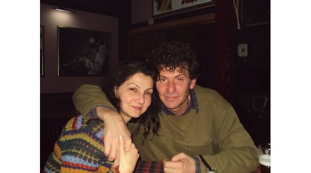 Стайко Иванов и приятелката му Славка Динева, преди обвиненият в убийство да се превърне в беглец.