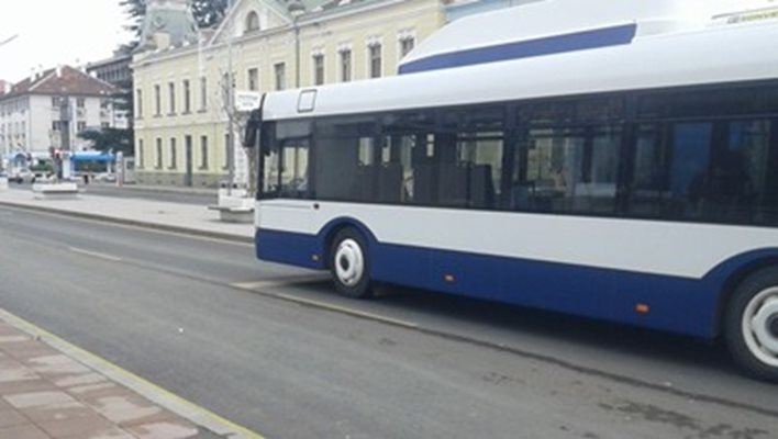 Пътничка с изтекла карта нахапа кондукторка в Пловдив
