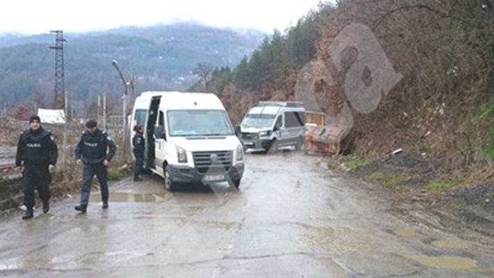 Полицейски проверки край село Луково СНИМКИ: Пиер Петров