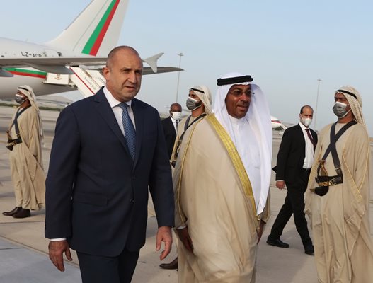 Президентът Румен Радев пристигна в Абу Даби на официално посещение в Обединените арабски емирства. Снимка прессекретариат на държавния глава