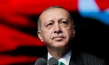 Драматичен обрат в Турция, но може ли да се вярва на Ердоган?: Оставка на финансовия министър, зет на президента