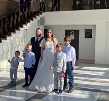След 13 години и 4 деца пловдивски шампион по карате се венча на 22.02.2022
